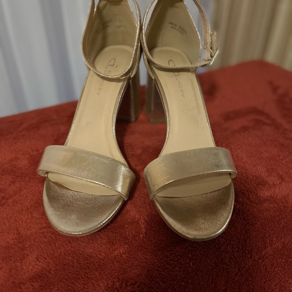 Chinese Laundry Chunky Heel Gold Sz 9-1/2